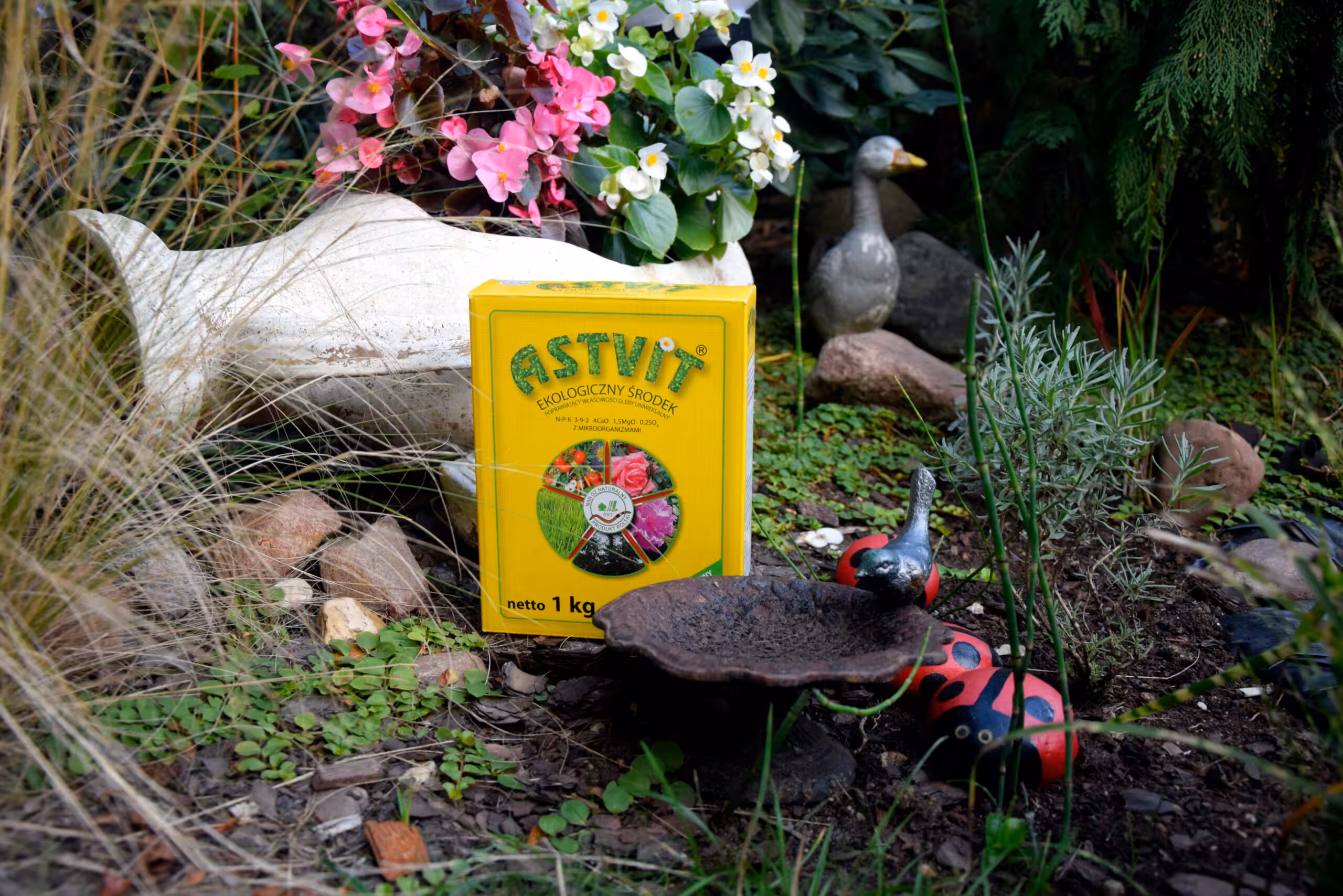 Nawóz organiczny Astvit sypki 1 kg rośliny ogrodowe